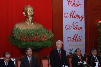 Tổng Bí thư gặp gỡ các nhà khoa học và nghệ sĩ